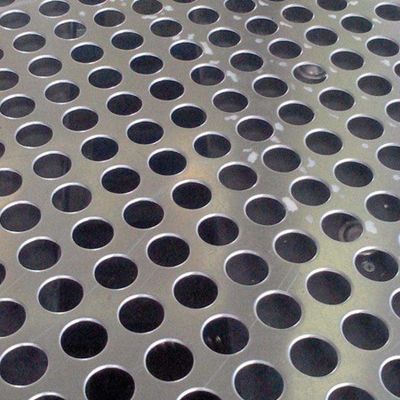 円形の穴のステンレス鋼の304 316アルミニウム穴があいた金属板は上塗を施してある粉にする