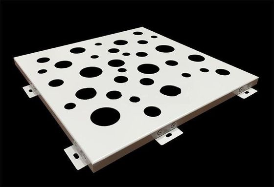 室内用PVDF孔付き金属ファサード 1500x2500mm 装飾網