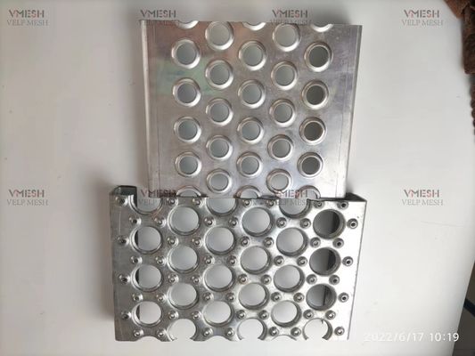 階段踏み板用アルミニウム3.5mm丸穴滑り止め安全グレーチング