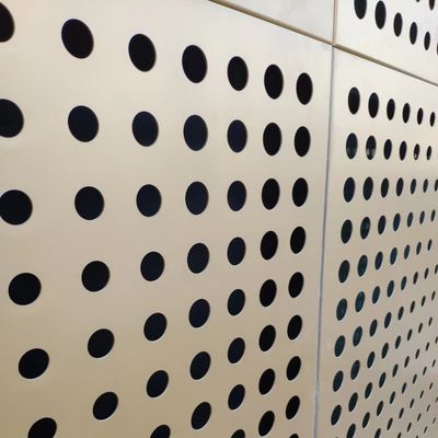 装飾用亜鉛メッキ丸穴あき金属板