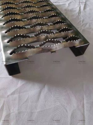 産業用安全歩道のためのガルバン化鋼ダイヤモンドグリップグリート
