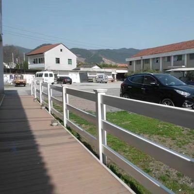 外壁ビニールフェンス 1.5*2.5m 白色プラスチックPVCレールフェンス