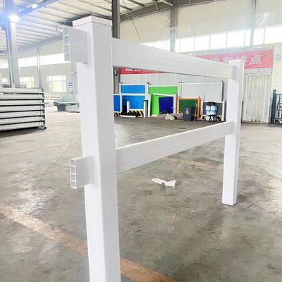 白PVCビニールコーティング牧場用ホースフェンス 1.2m-1.5m 高さ