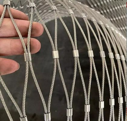 カスタマイズされた銀のステンレス鋼ロープ網 リサイクル可能 建築保護のためのメンテナンス無料