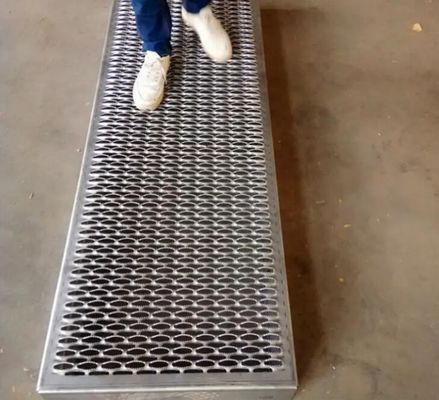 防滑り握り ストラット 安全 孔付き 格子 金属 歩道 パネル