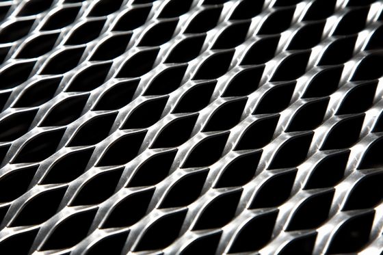 4*8フィート 鉄 ダイヤモンド 拡張 メタル メッシュ 建築用材料