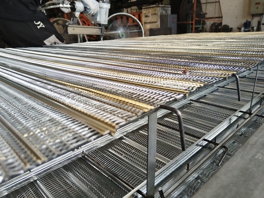 バルナライズド 拡張金属網 水泳池建設用シメント 鋳型