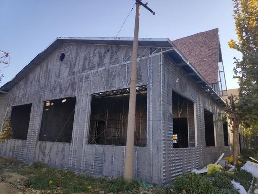 スタッコ建築用のV字型亜鉛メッキエキスパンドメタルラス、2500*600mmサイズ、100mmリブ間隔