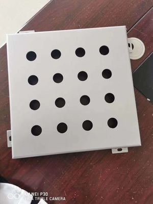 0.7mm 1mm 2mm アルミニウム ガルバニズム ステンレス スチール 孔付き金属 オーダーメイド 穴 デザイン