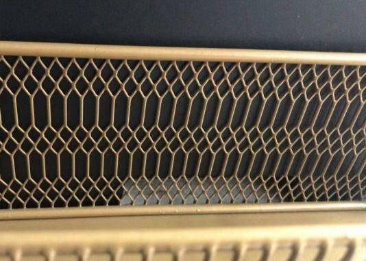 4feet *8feetの熱いすくいは炭素鋼の拡大された金属の装飾的なゴシック様式網に電流を通した