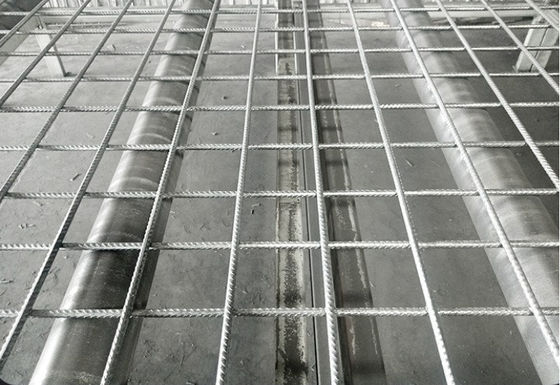 2x2in ホットディップ 溶接された電線網板 建設用