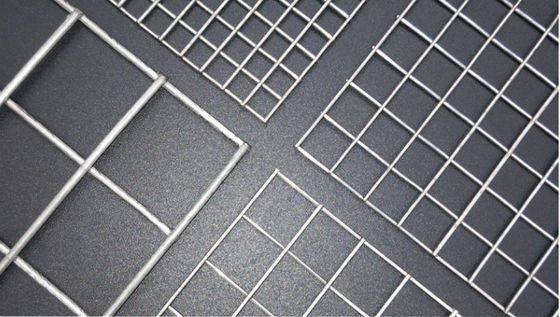 2x2in ホットディップ 溶接された電線網板 建設用