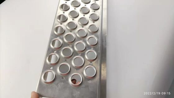 丸穴付き亜鉛メッキ鋼屋根安全通路グレーチング