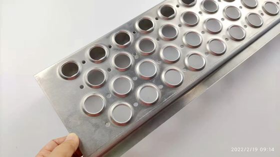 丸穴付き亜鉛メッキ鋼屋根安全通路グレーチング