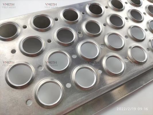 円形の穴は450mmの幅のグリップの支柱の安全火格子を付けるさび止めに電流を通した