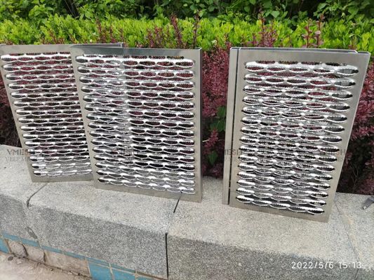 ダイヤモンドの穴の床の格子のグリップによっては耳障りなアルミニウム3003金属がもったいぶって歩く