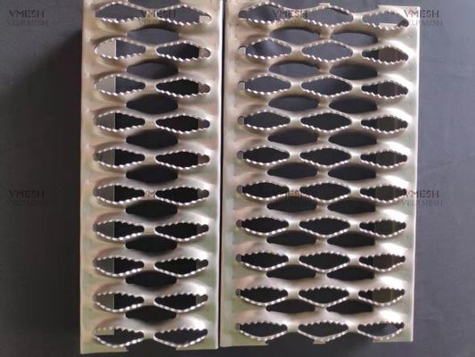 300mmの幅に火格子を付ける高力銀製のダイヤモンドの穴のグリップの支柱の安全