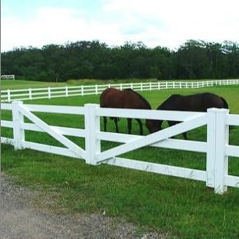 カスタマイズされた1.2m高いポリ塩化ビニールは金網の塀の動物のエンクロージャの柱と横棒の垣根を溶接した