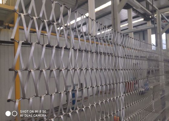 4mmの建築金網のステンレス鋼の装飾的な編まれた金属を耐火性にしなさい