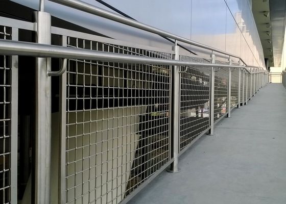 30%-60%空地の建築金属の網0.5mm-4.0mmの金網階段柵