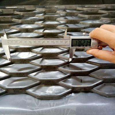 電流を通された3.0lbsは金属の網の反スキッドのプラットホームの火格子を付けるフロアーリングを拡大した
