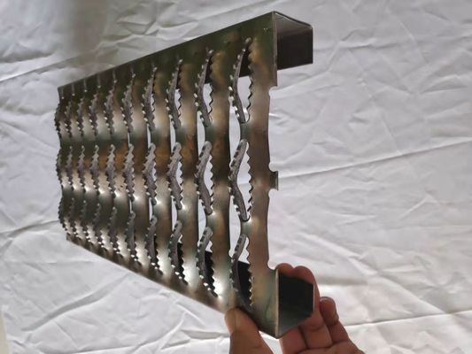 産業に中二階のダイヤモンドの安全火格子を付けるアルミニウム金属階段踏面の反スキッド