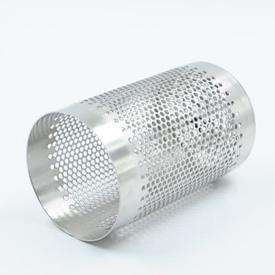 ステンレス鋼の304 316l金網フィルター管は打を打ち抜いた